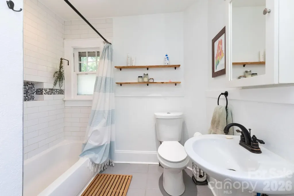 164 Laurel Loop Asheville NC 28806