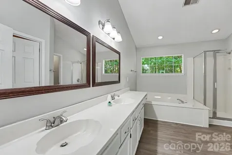 8716 Barrister Way Charlotte NC 28216