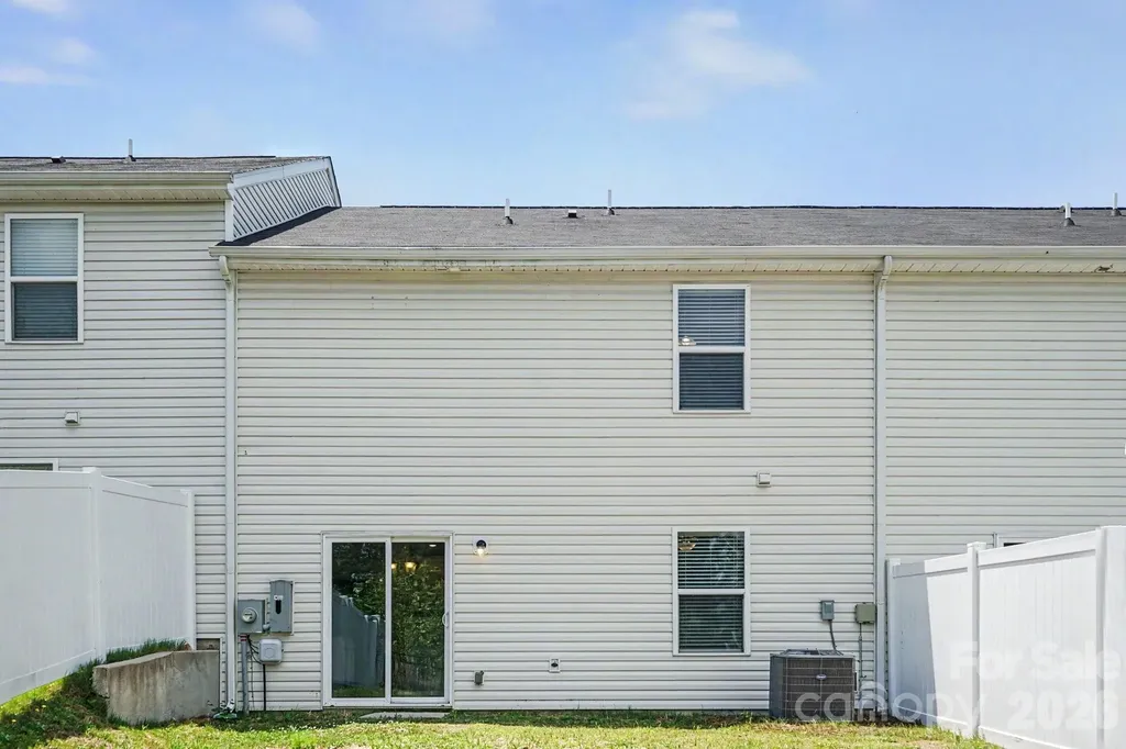 2240 Latimer Lane Charlotte NC 28214