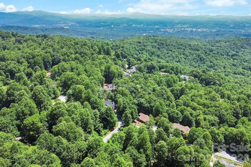 98 Indian Woods Trail Hendersonville NC 28739