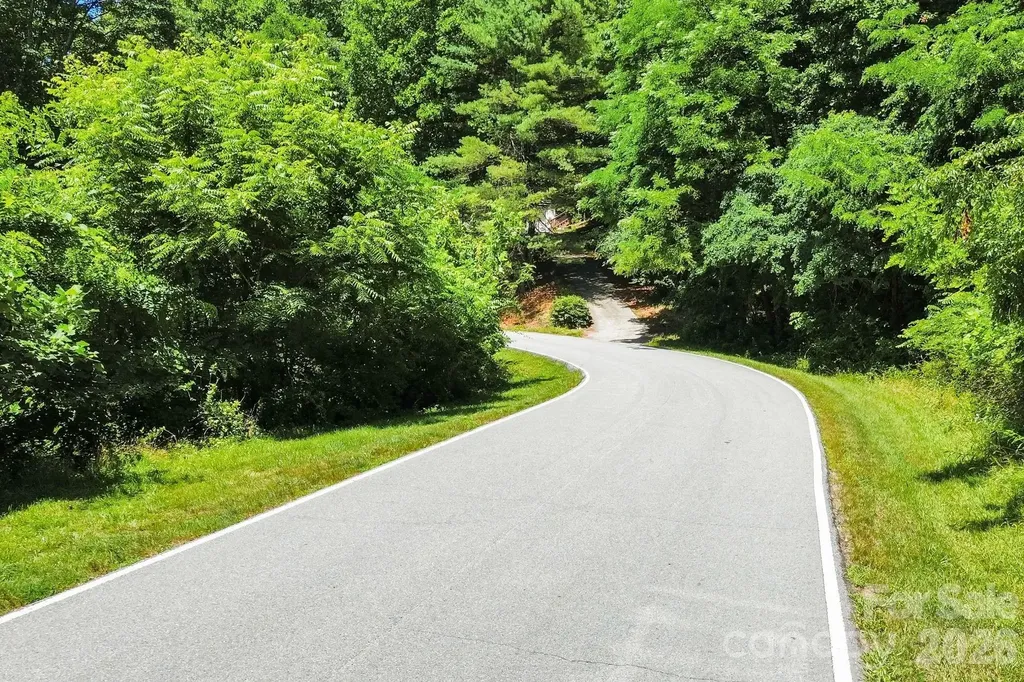 98 Indian Woods Trail Hendersonville NC 28739