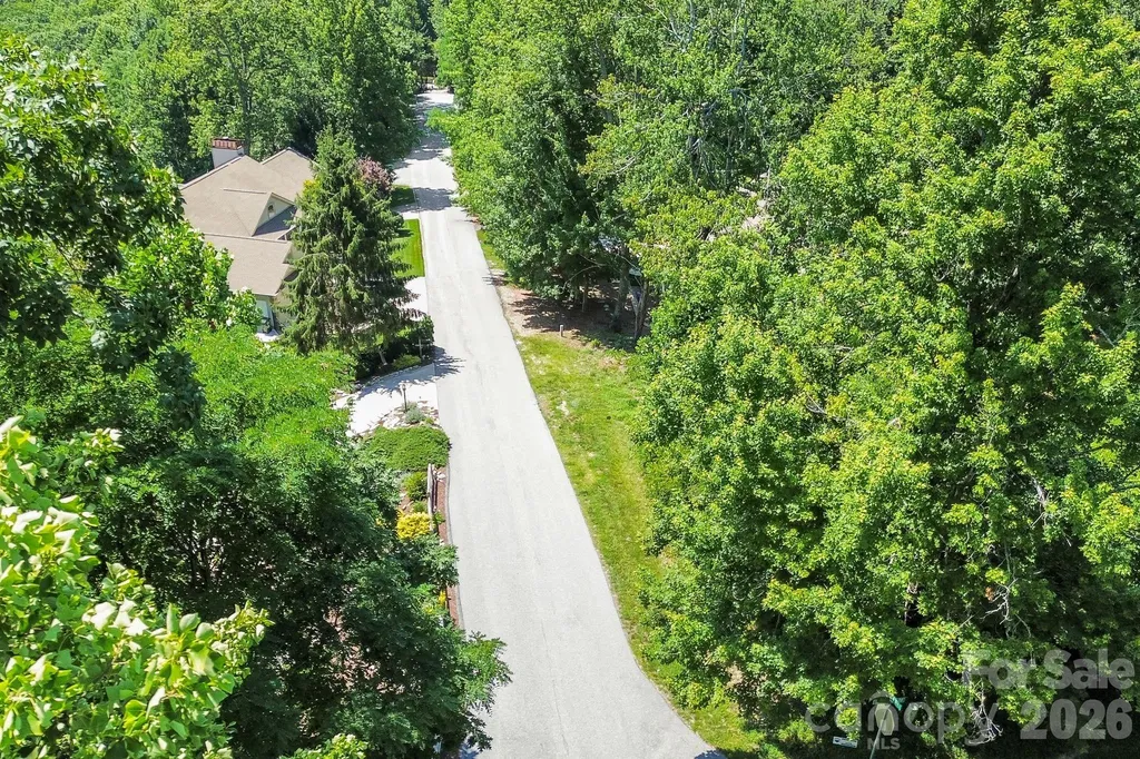98 Indian Woods Trail Hendersonville NC 28739