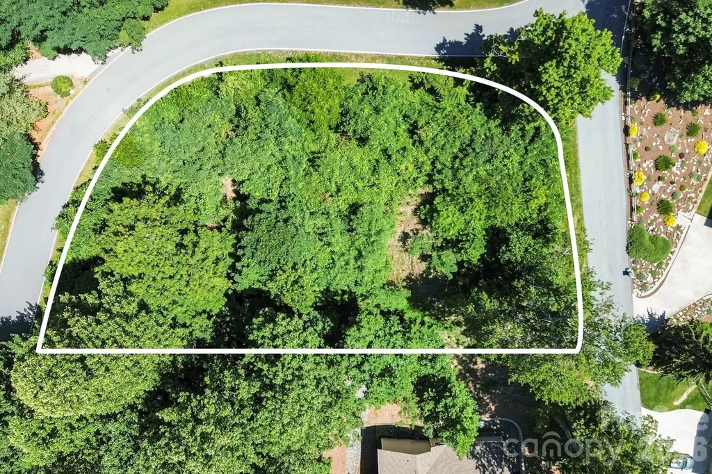 98 Indian Woods Trail Hendersonville NC 28739