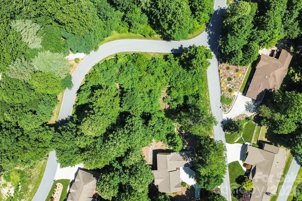 98 Indian Woods Trail Hendersonville NC 28739