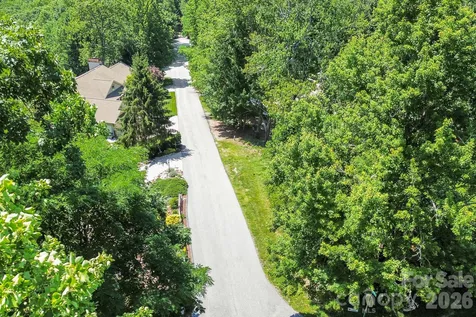 98 Indian Woods Trail Hendersonville NC 28739