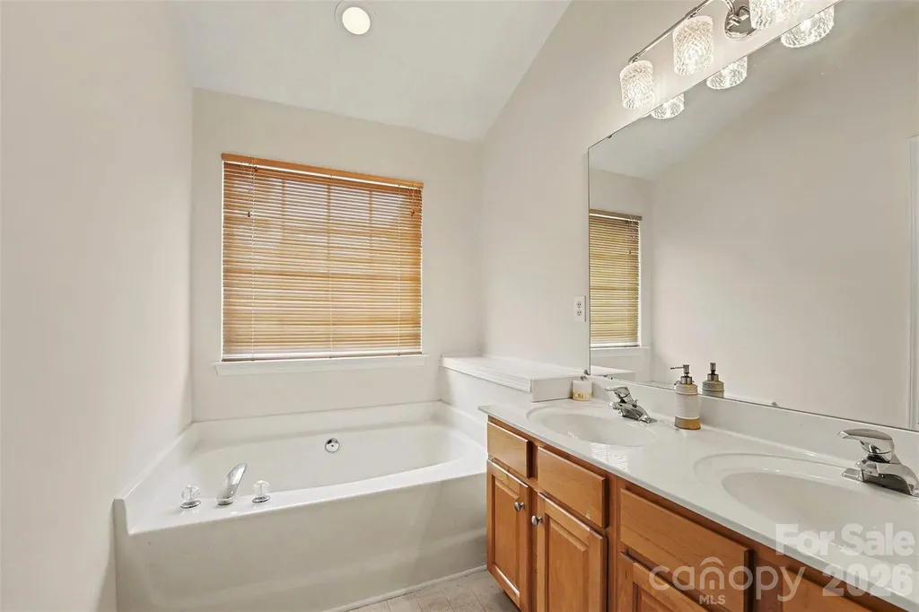 9866 Treeside Lane Matthews NC 28105