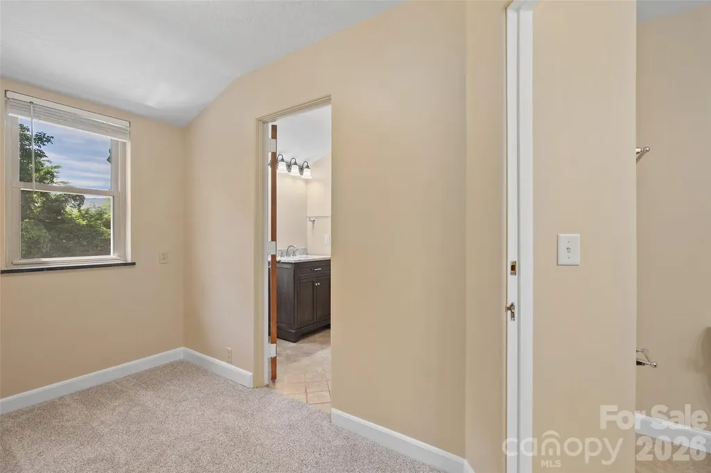 142 Country Club Drive Waynesville NC 28786