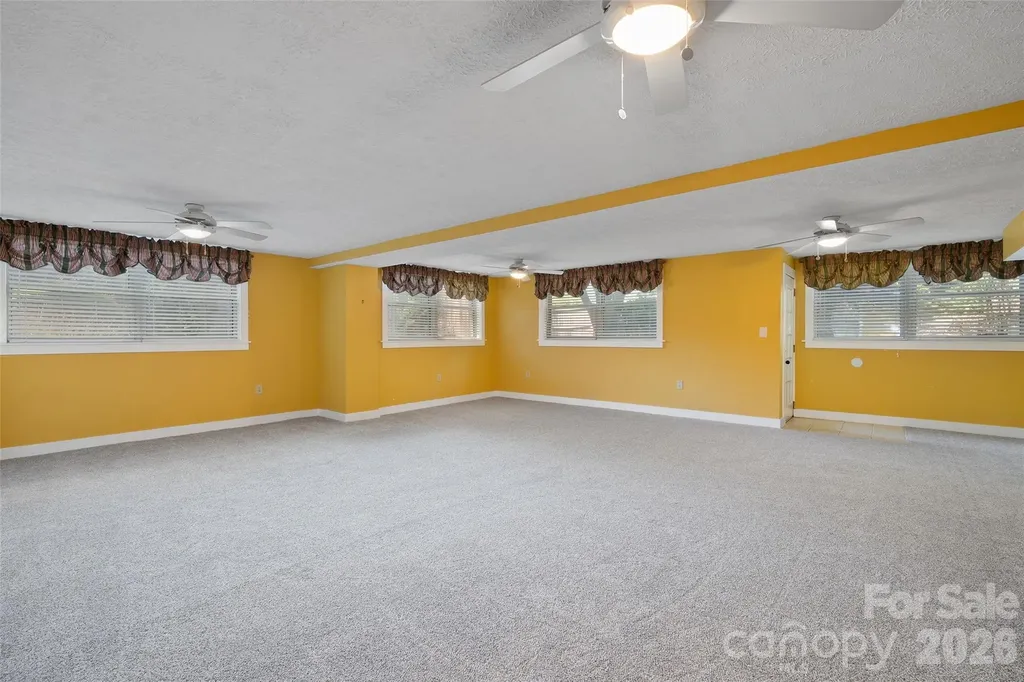 142 Country Club Drive Waynesville NC 28786