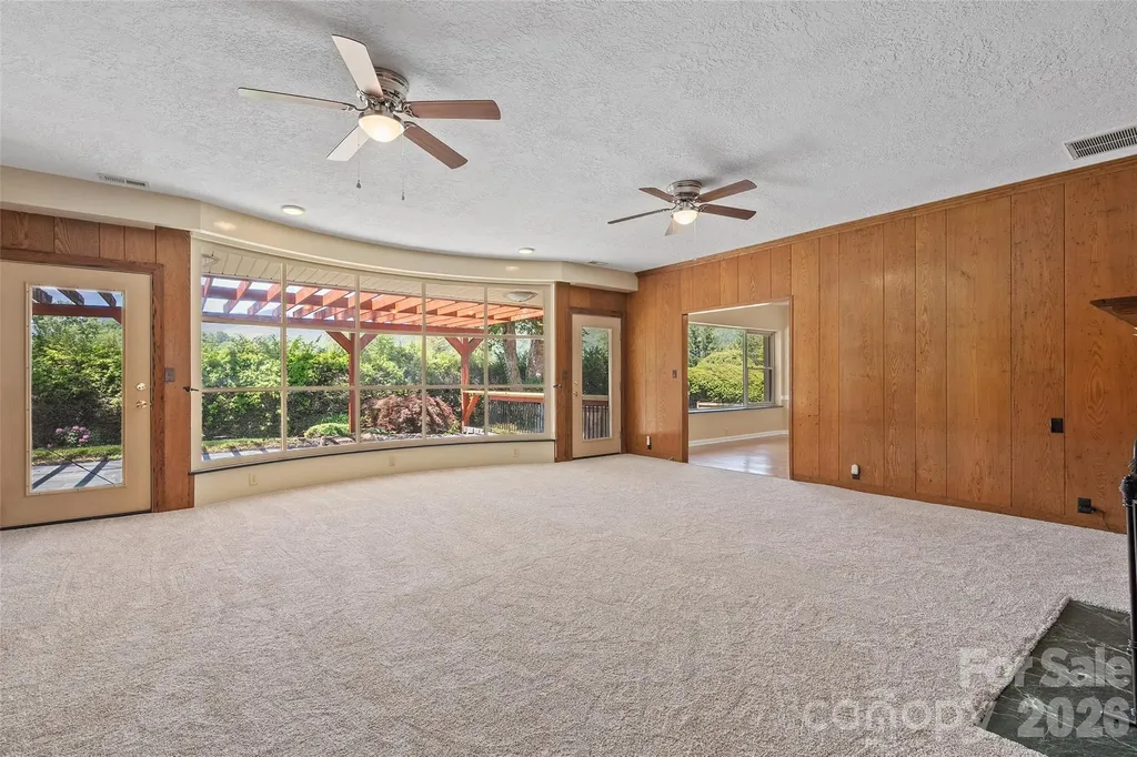 142 Country Club Drive Waynesville NC 28786