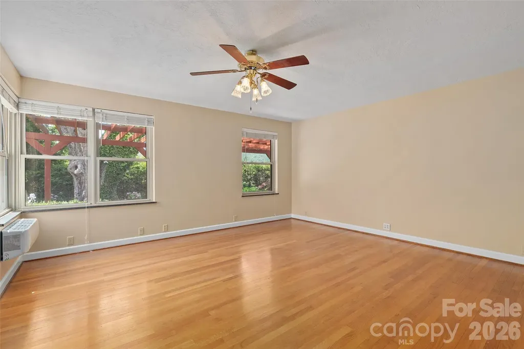 142 Country Club Drive Waynesville NC 28786