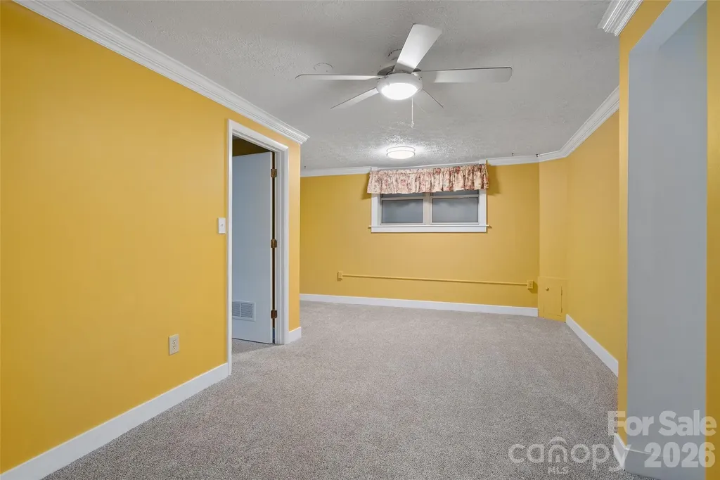 142 Country Club Drive Waynesville NC 28786