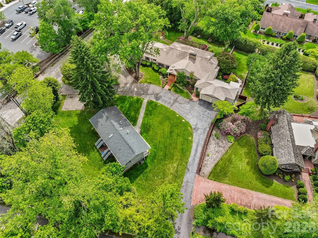 142 Country Club Drive Waynesville NC 28786