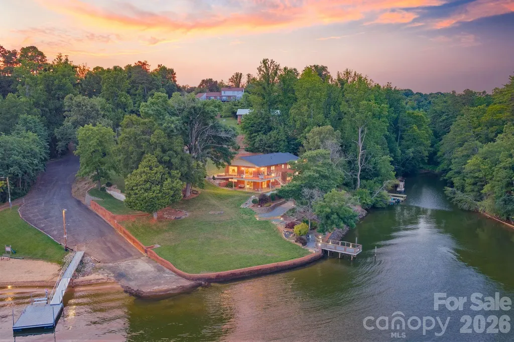 6296 Southlake Drive Hickory NC 28601