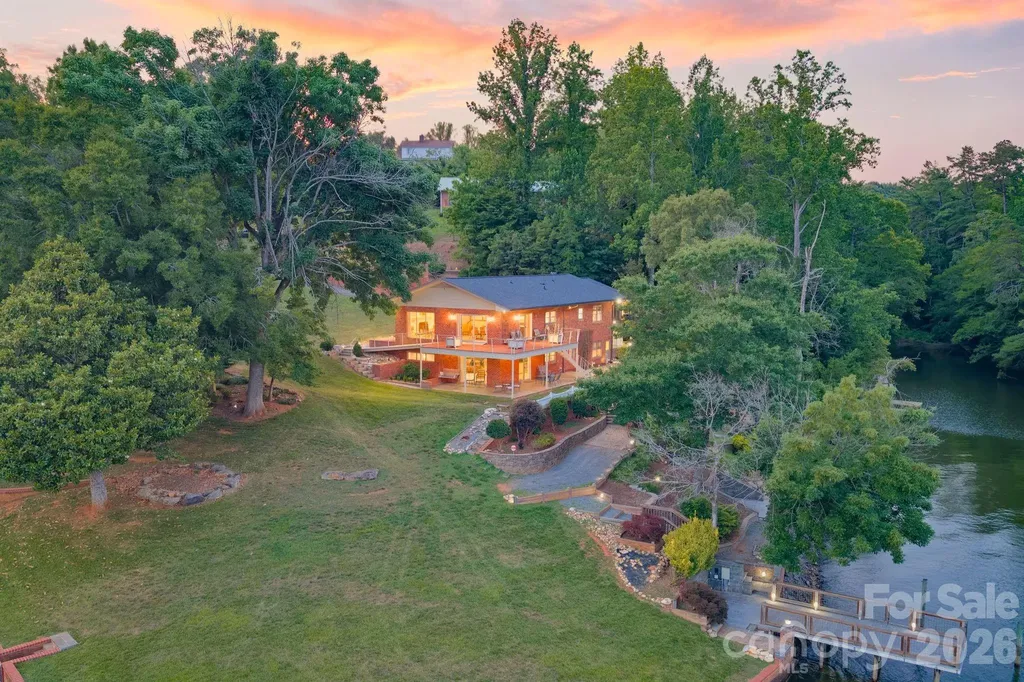 6296 Southlake Drive Hickory NC 28601