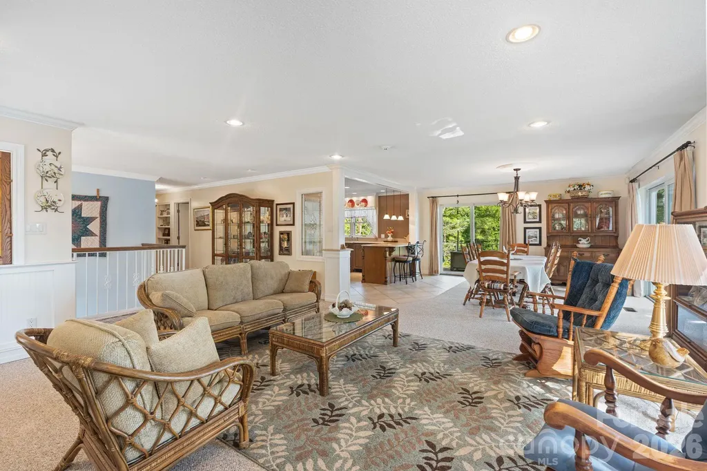 6296 Southlake Drive Hickory NC 28601