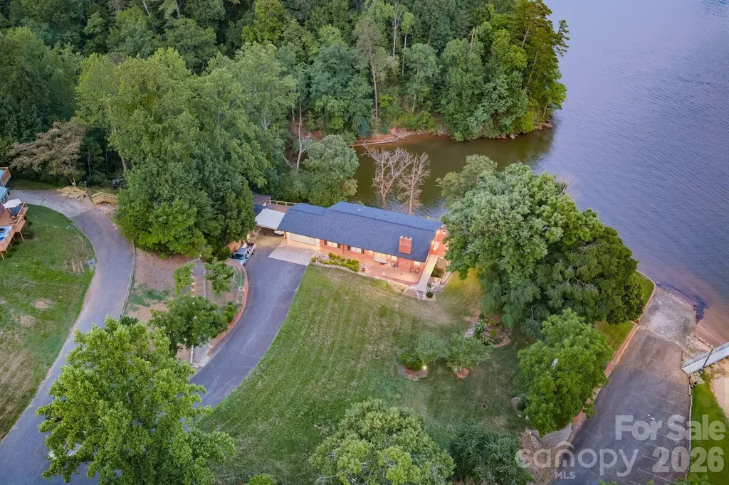 6296 Southlake Drive Hickory NC 28601