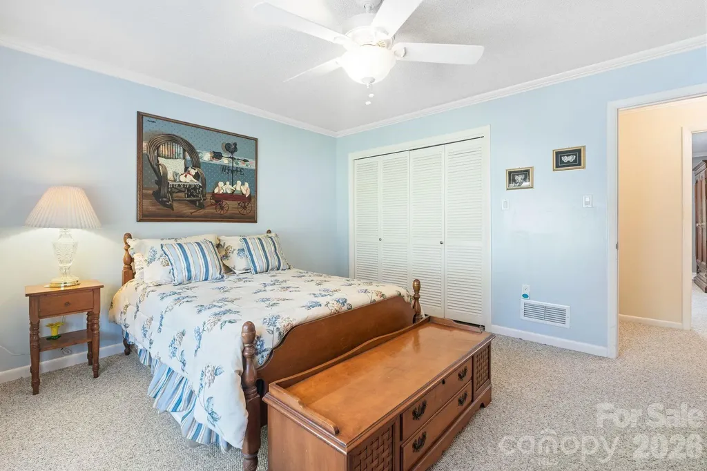 6296 Southlake Drive Hickory NC 28601