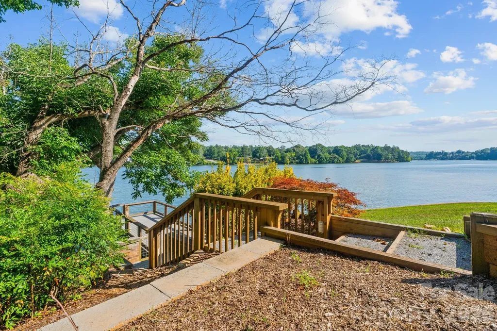 6296 Southlake Drive Hickory NC 28601