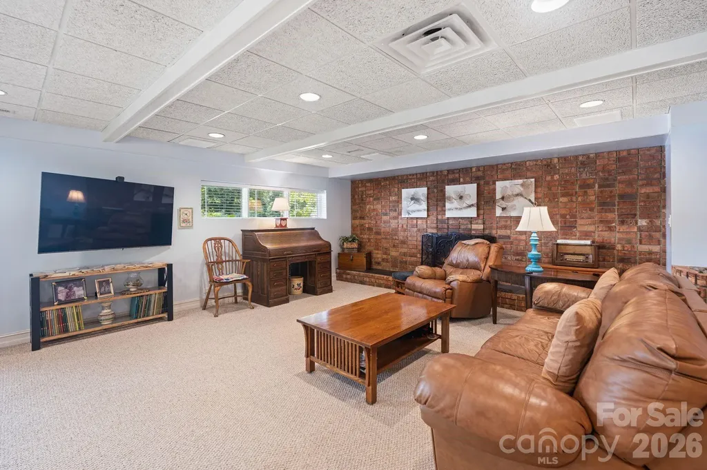 6296 Southlake Drive Hickory NC 28601