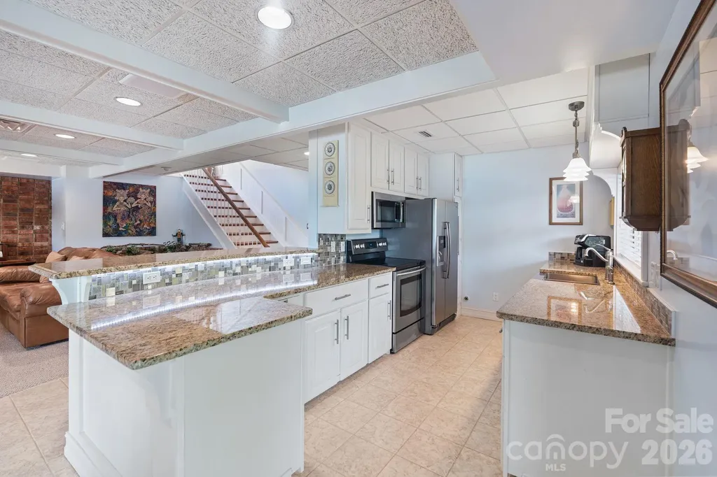 6296 Southlake Drive Hickory NC 28601