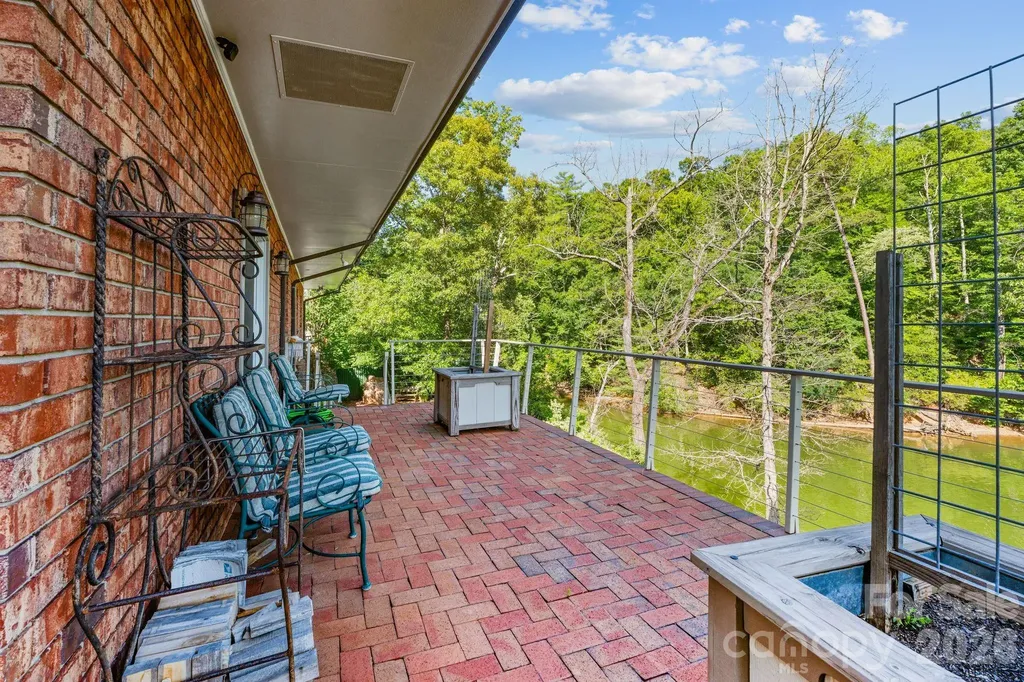 6296 Southlake Drive Hickory NC 28601