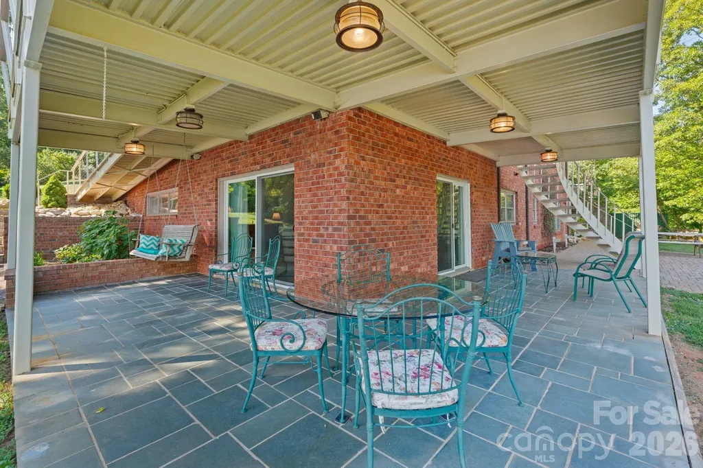 6296 Southlake Drive Hickory NC 28601