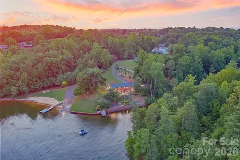 6296 Southlake Drive Hickory NC 28601