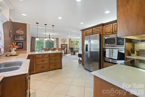 6296 Southlake Drive Hickory NC 28601