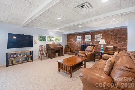 6296 Southlake Drive Hickory NC 28601