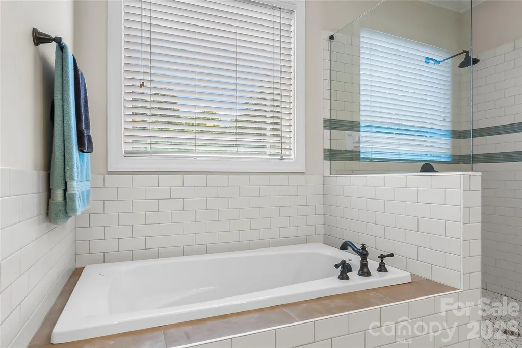 1776 White Water Court Hickory NC 28602