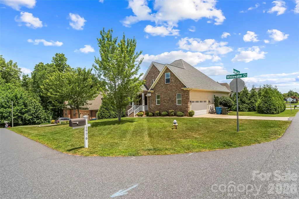 1776 White Water Court Hickory NC 28602