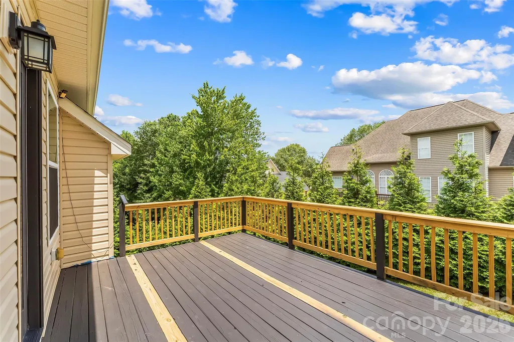 1776 White Water Court Hickory NC 28602