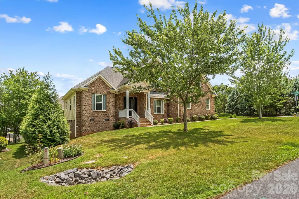 1776 White Water Court Hickory NC 28602