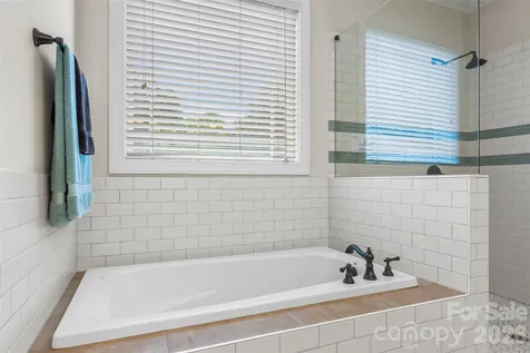1776 White Water Court Hickory NC 28602