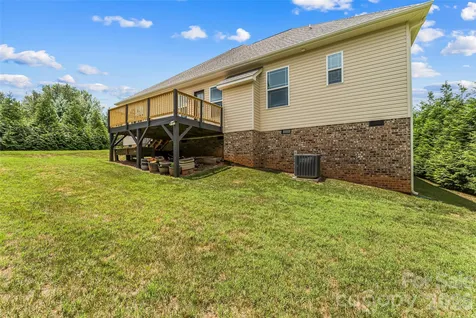 1776 White Water Court Hickory NC 28602