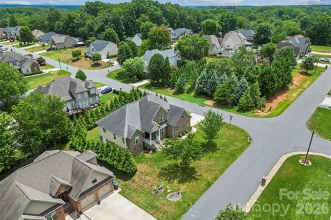 1776 White Water Court Hickory NC 28602