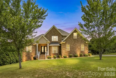 1776 White Water Court Hickory NC 28602