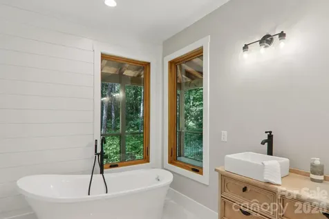 365 Cherokee Circle Lake Toxaway NC 28747