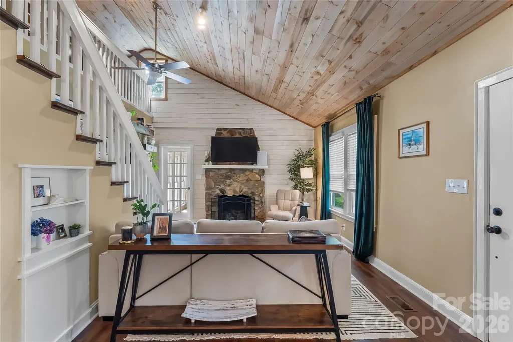 1026 14th Avenue Drive NW Hickory NC 28601