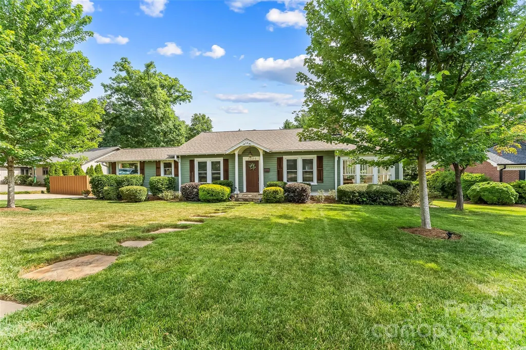 1026 14th Avenue Drive NW Hickory NC 28601