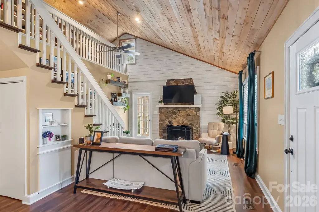 1026 14th Avenue Drive NW Hickory NC 28601