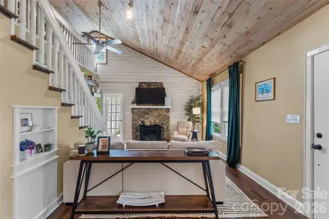 1026 14th Avenue Drive NW Hickory NC 28601