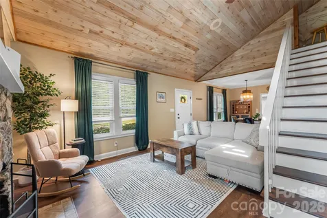1026 14th Avenue Drive NW Hickory NC 28601
