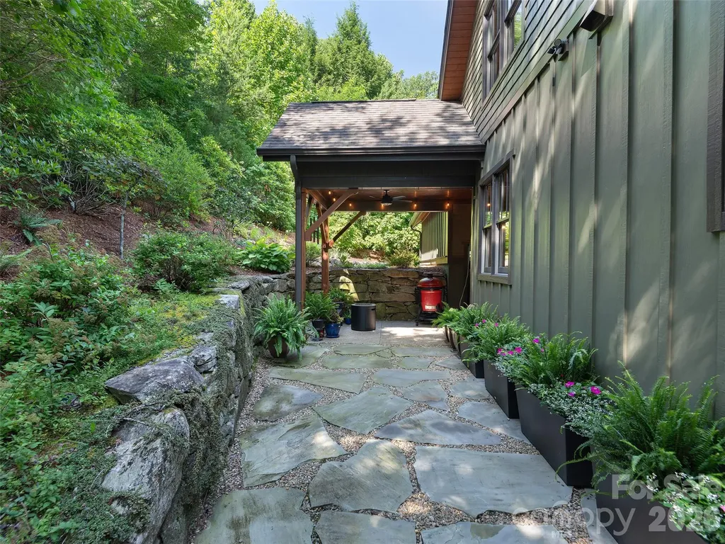 80 Village Pointe Lane Asheville NC 28803