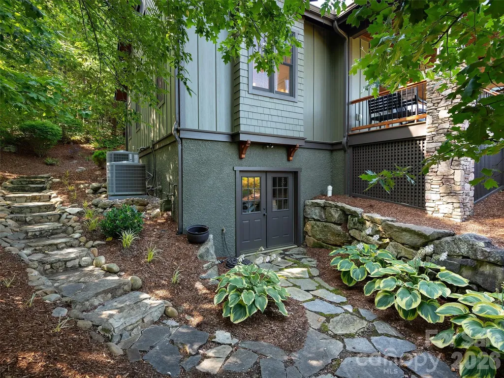 80 Village Pointe Lane Asheville NC 28803