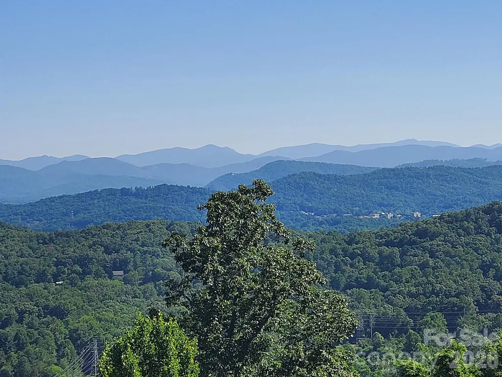 101 Wood Owl Court Hendersonville NC 28791