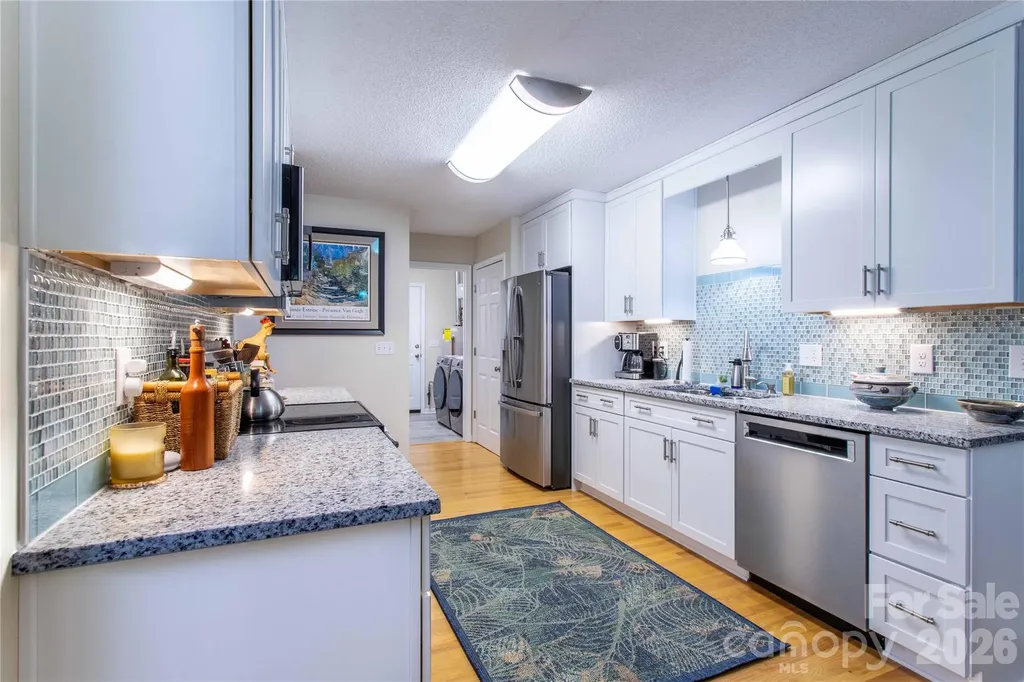 1705 Hummingbird Lane Hendersonville NC 28792