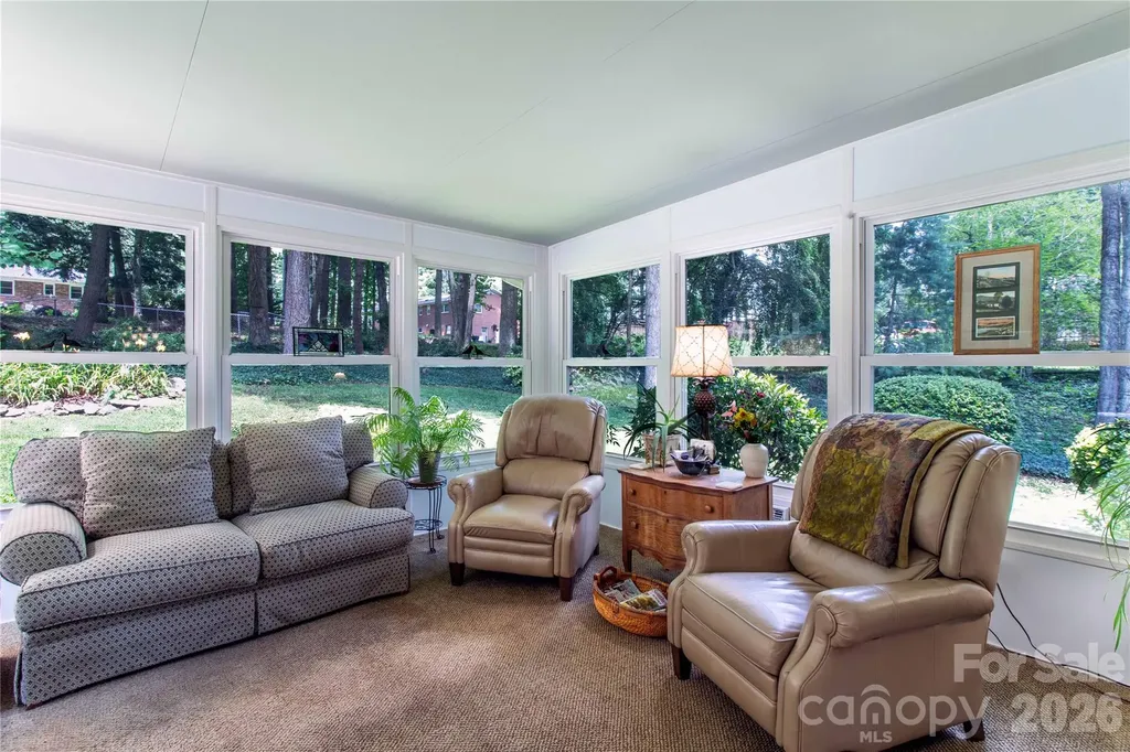 1705 Hummingbird Lane Hendersonville NC 28792