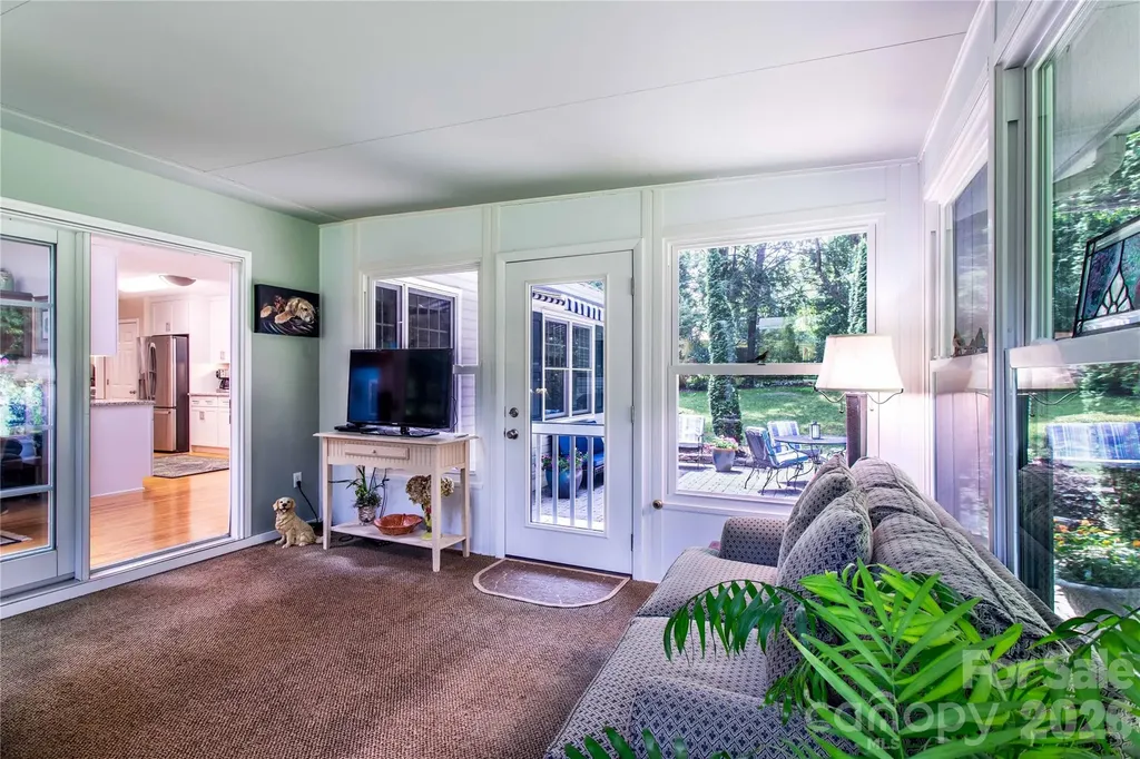 1705 Hummingbird Lane Hendersonville NC 28792