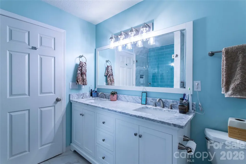 1705 Hummingbird Lane Hendersonville NC 28792